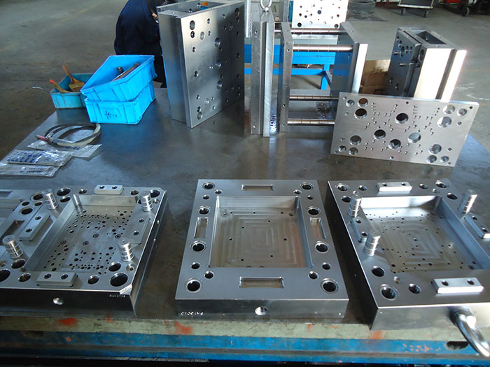 Mold assembly